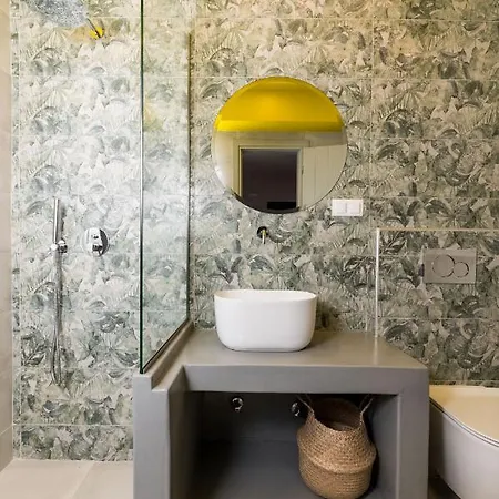 Fantasy Guest house 3*